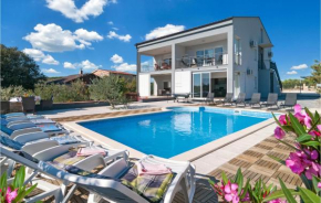 Eight-Bedroom Holiday Home in Vrsine-Marina